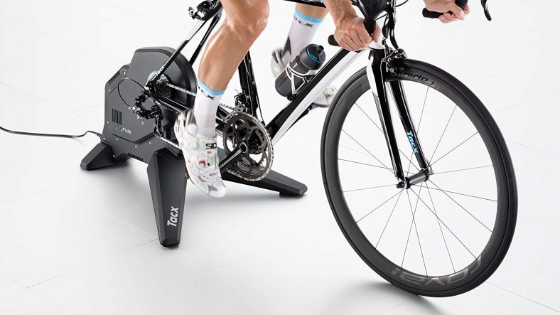 Erster Blick: Der Tacx Flux S Smart Heim Trainer mit (Direktantrieb)